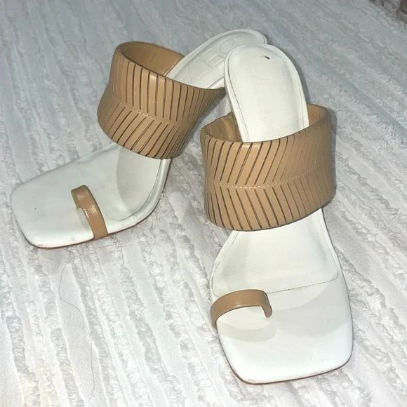 Deltan white&tan heels size 7 - Picture 3 of 7